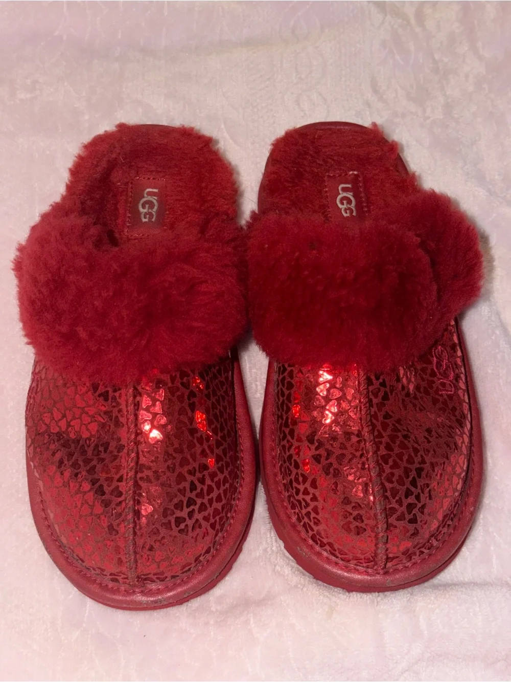 Kids UGG Red Metallic Faux-Fur Slide with hearts